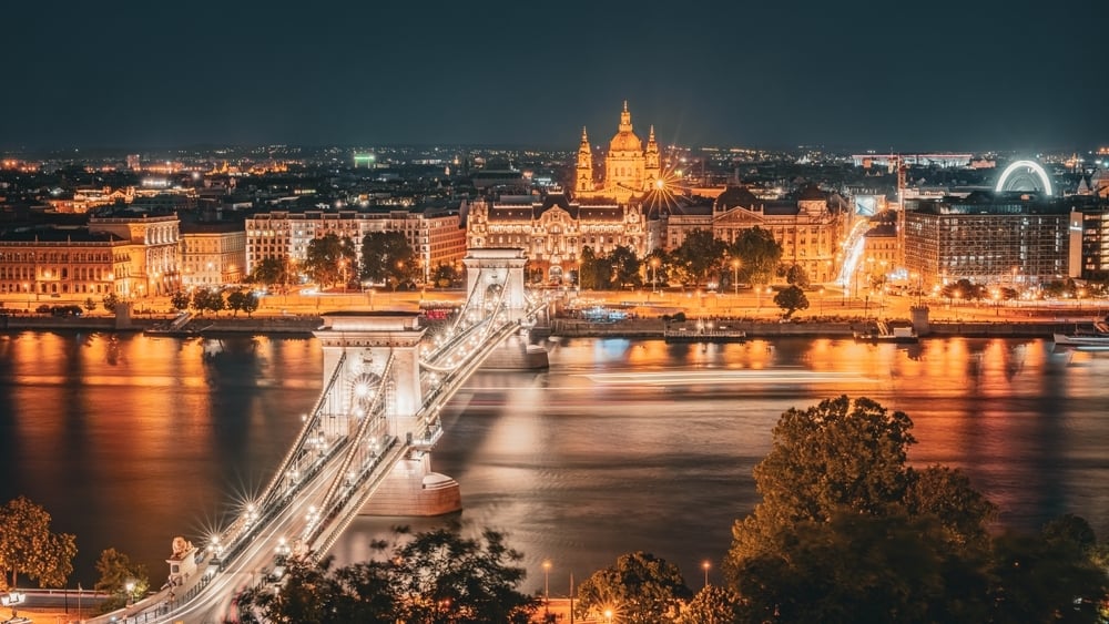 Budapeste-Oct-21-2025-02-54-21-4912-PM